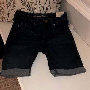 NWT Universal Thread blue jean Bermuda shorts
